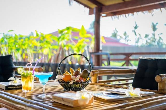 Welcome drinks and fruit on the terrace of Villa Coconut